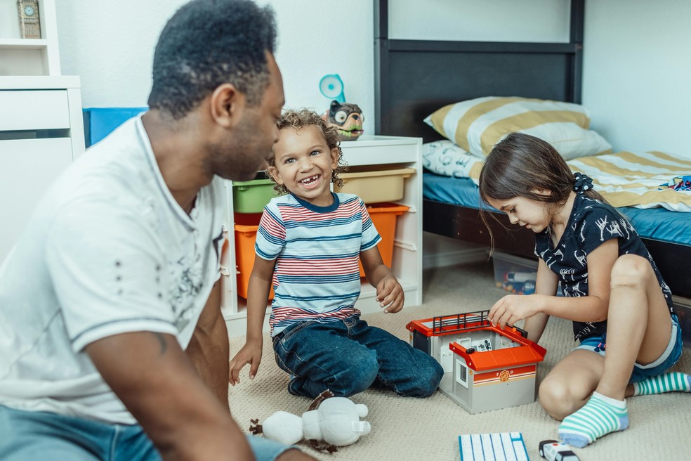 Pais devem pensar em formas de ter tempo de qualidade com os filhos  Foto: Pexels
