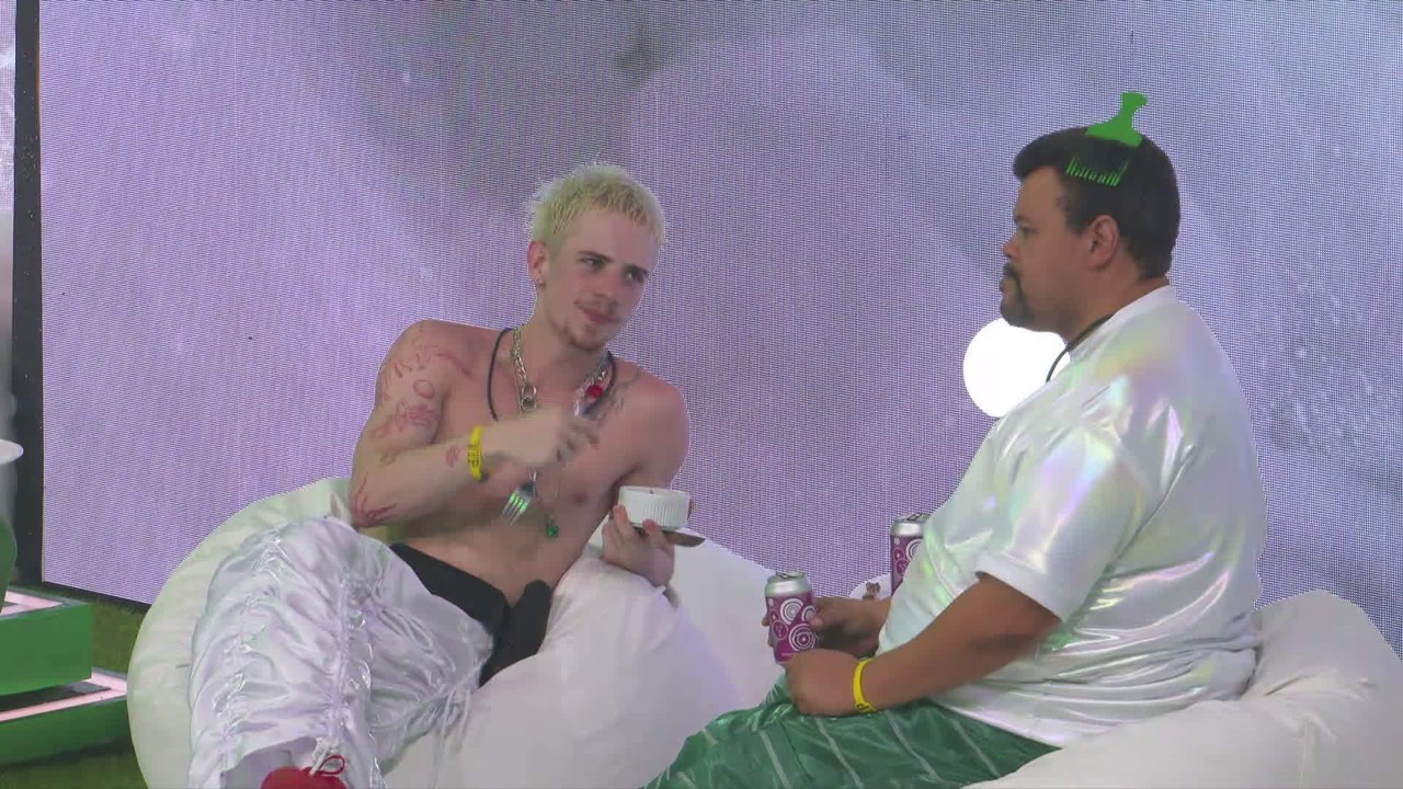 Após ouvir música de Marina Sena no BBB 26, Juliano Floss comemora: 'Fiquei muito feliz'