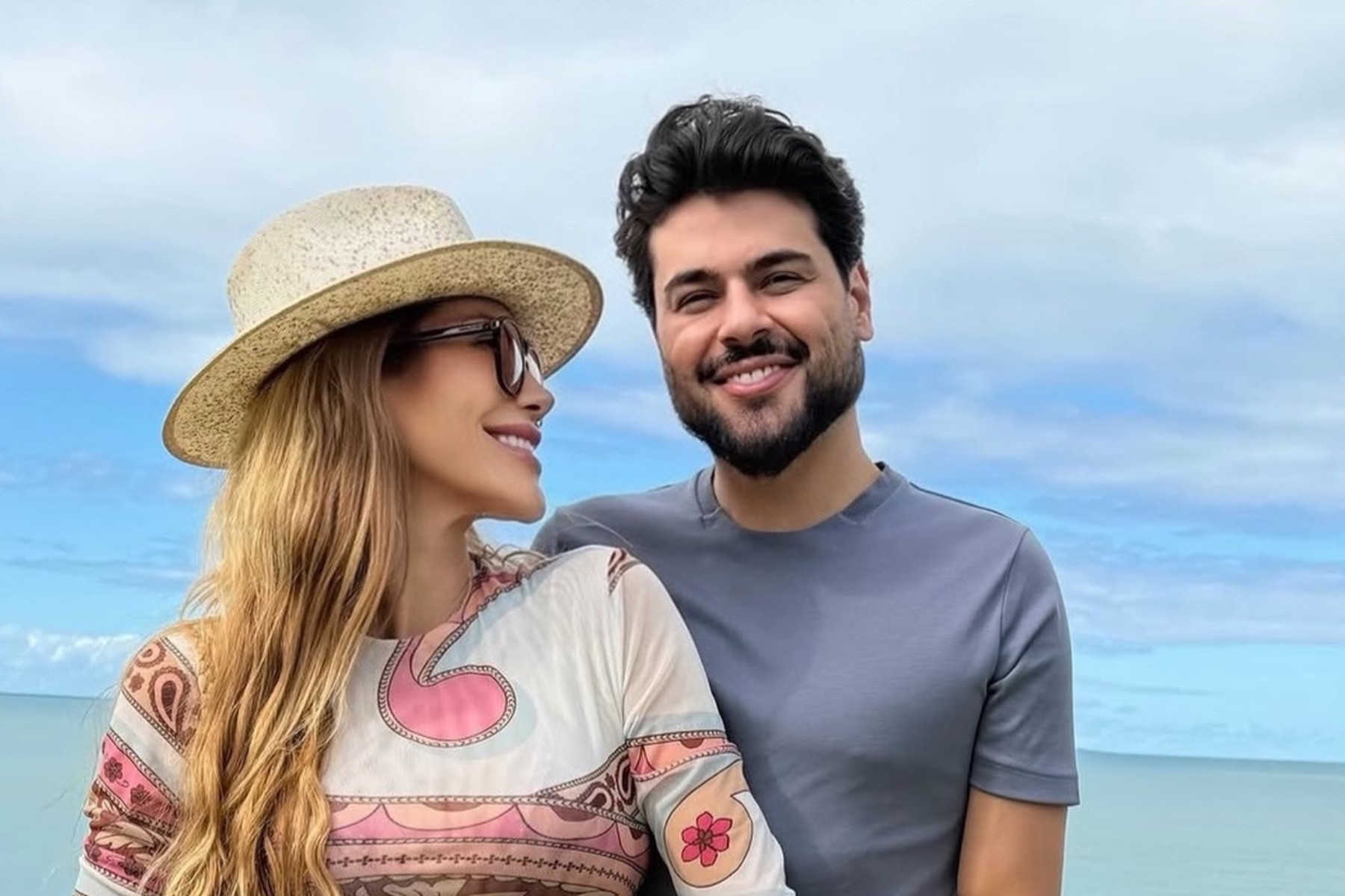 Cristiano posta foto com a mulher e detalhe chama a atenção: 'Pensei que fosse o cabelo dela'