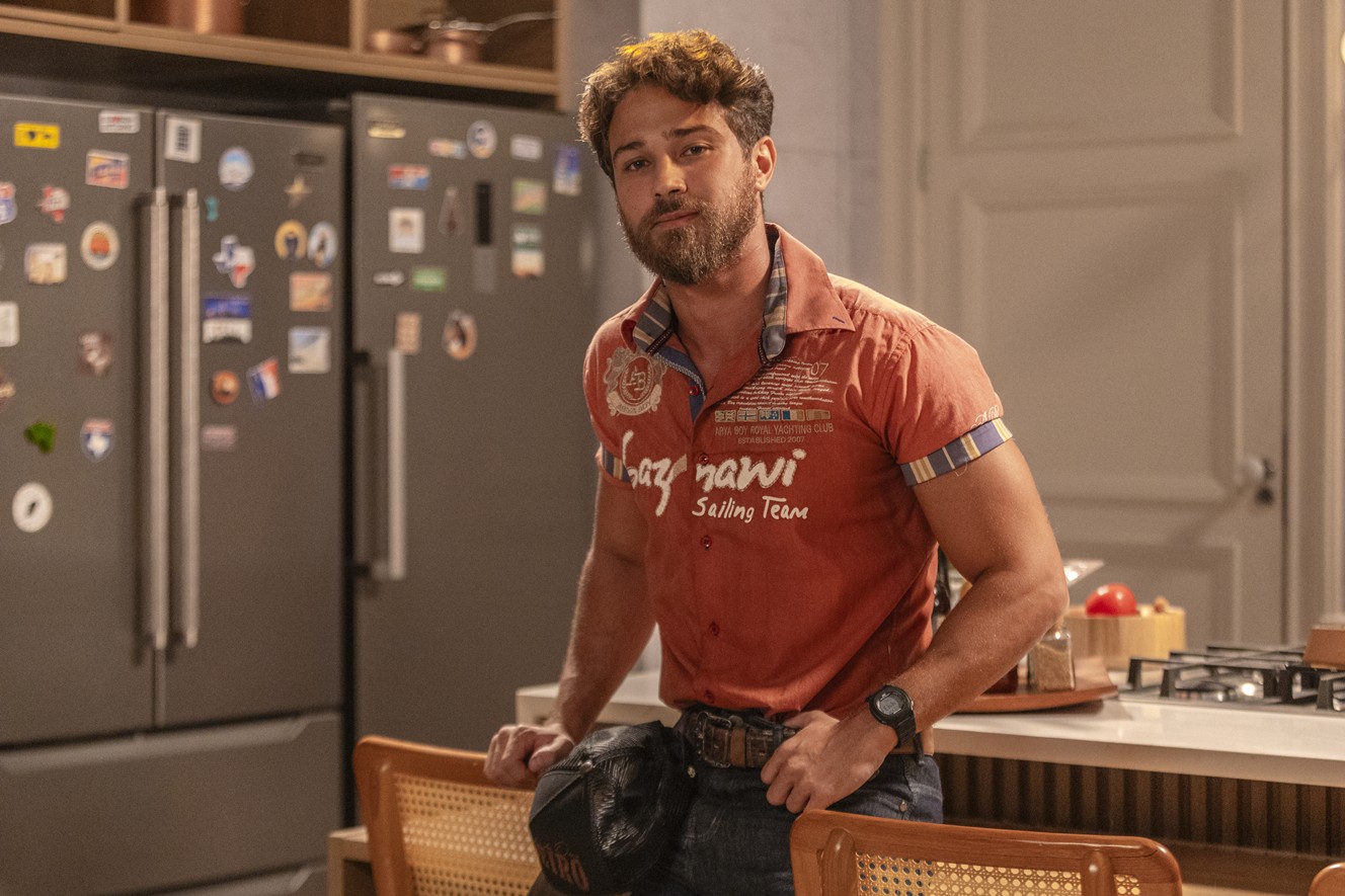 André Luiz Frambach integra elenco de Coração Acelerado e recebe apoio de Larissa Manoela