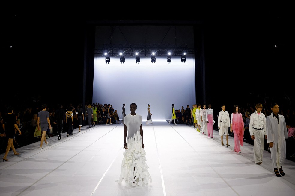Desfile da Alainpaul, uma da grifes finalistas do LVMH Prize 2025 — Foto: Reuters
