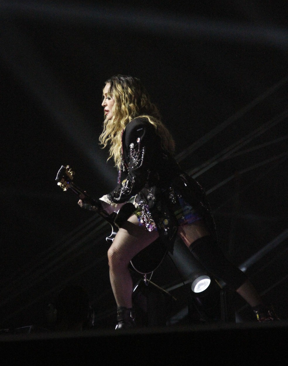 Madonna leva público à loucura mostrando rosto em ensaio — Foto: Adão / Agnews