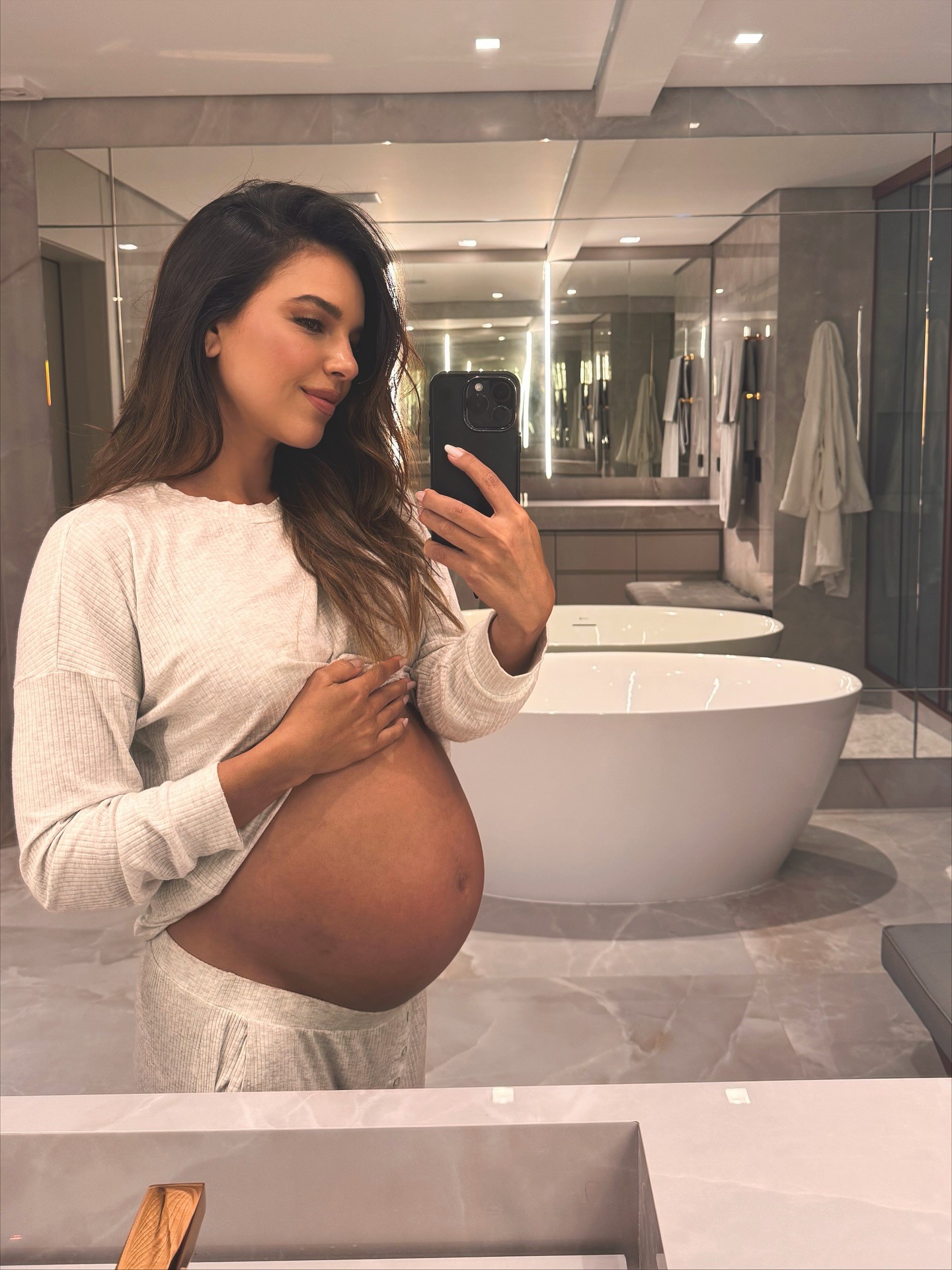 Mariana Rios faz reflexão ao final do sexto mês de gravidez: 'Meu corpo pede pausas'