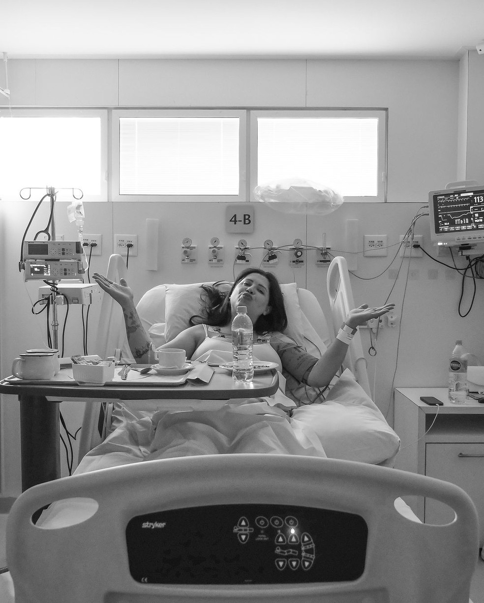 Grávida de 8 meses, Andressa Ganacin revela que está internada na UTI — Foto: reprodução