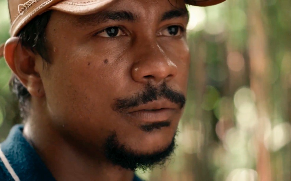 Damião (Xamã) promete matar Egídio (Vladimir Brichta) em Renascer — Foto: Globo