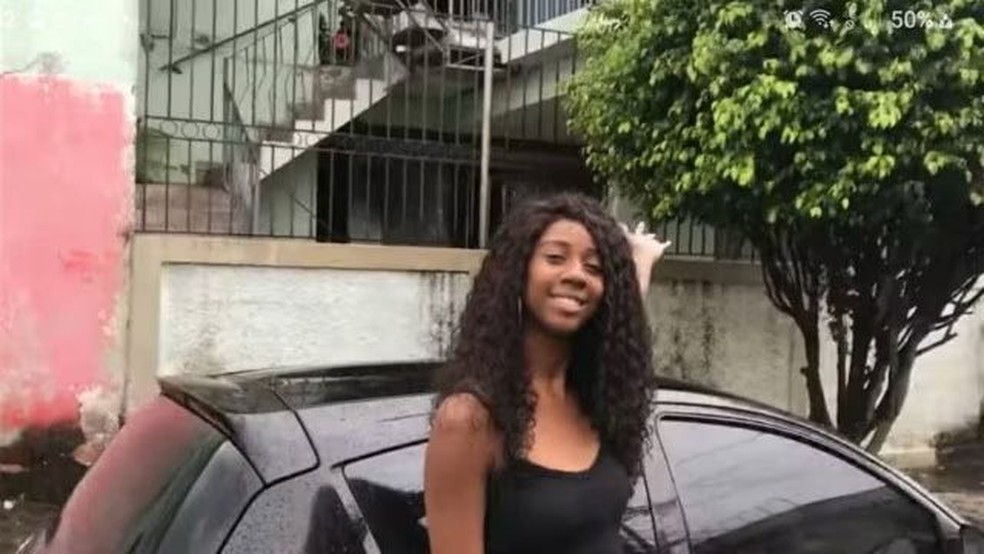 Casa de Camilla de Lucas antes da fama — Foto: Reprodução/YouTube