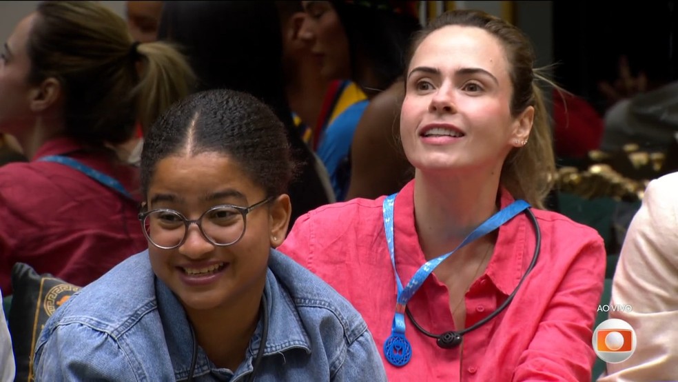 Anjo Milena imuniza Ana Paula Renault durante a Formação do 8º Paredão do BBB 26 — Foto: Globo