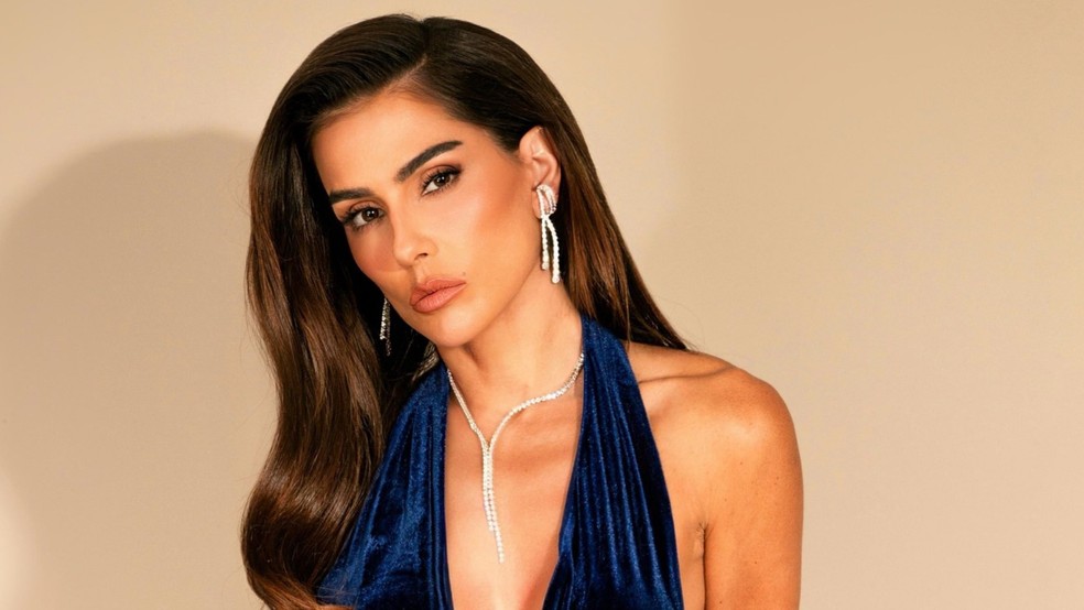 Deborah Secco com as novas sobrancelhas — Foto: Reprodução Instagram