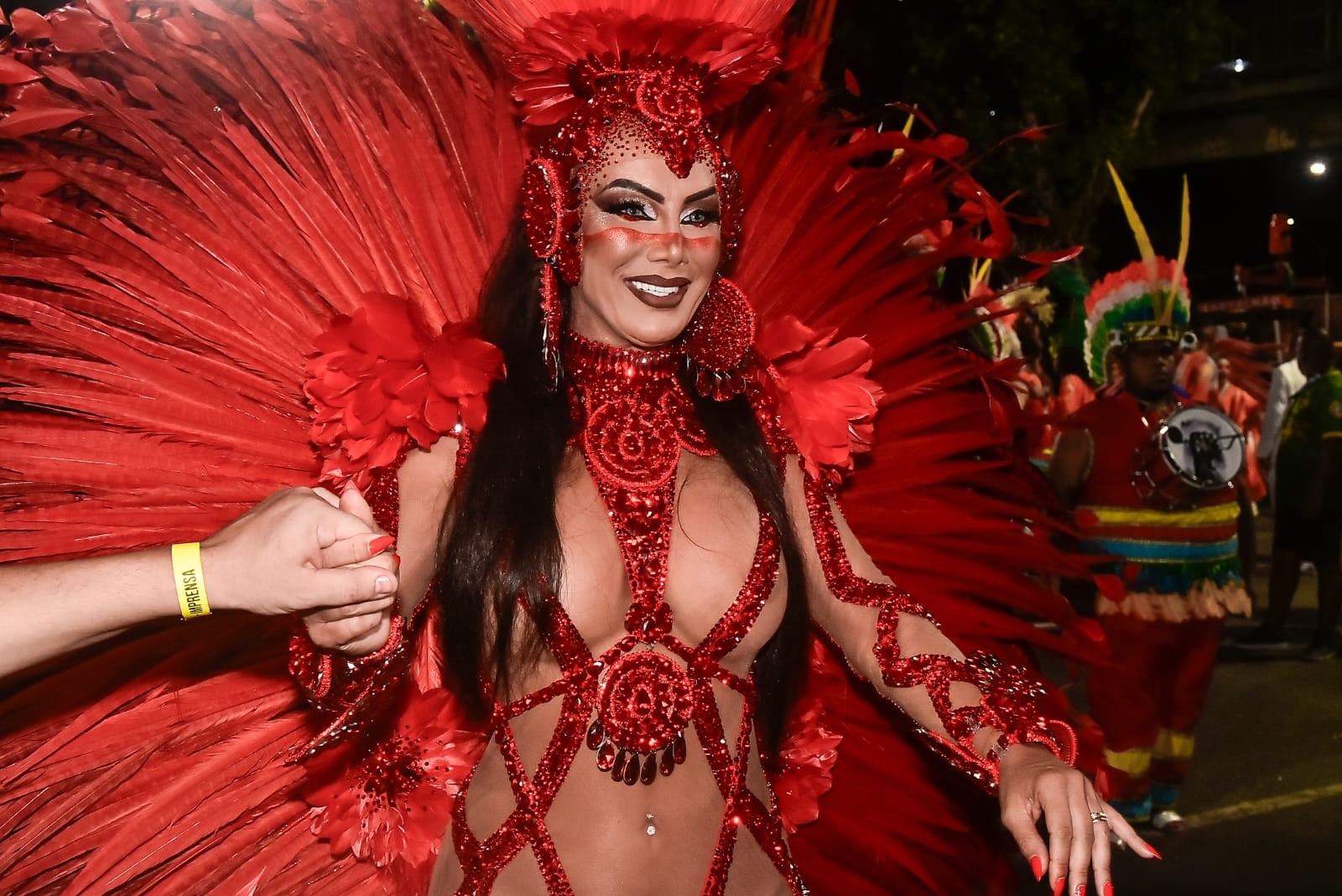 Rainha de Bangu aposta em nudez com look segunda pele e exalta representatividade trans: 'Honra'