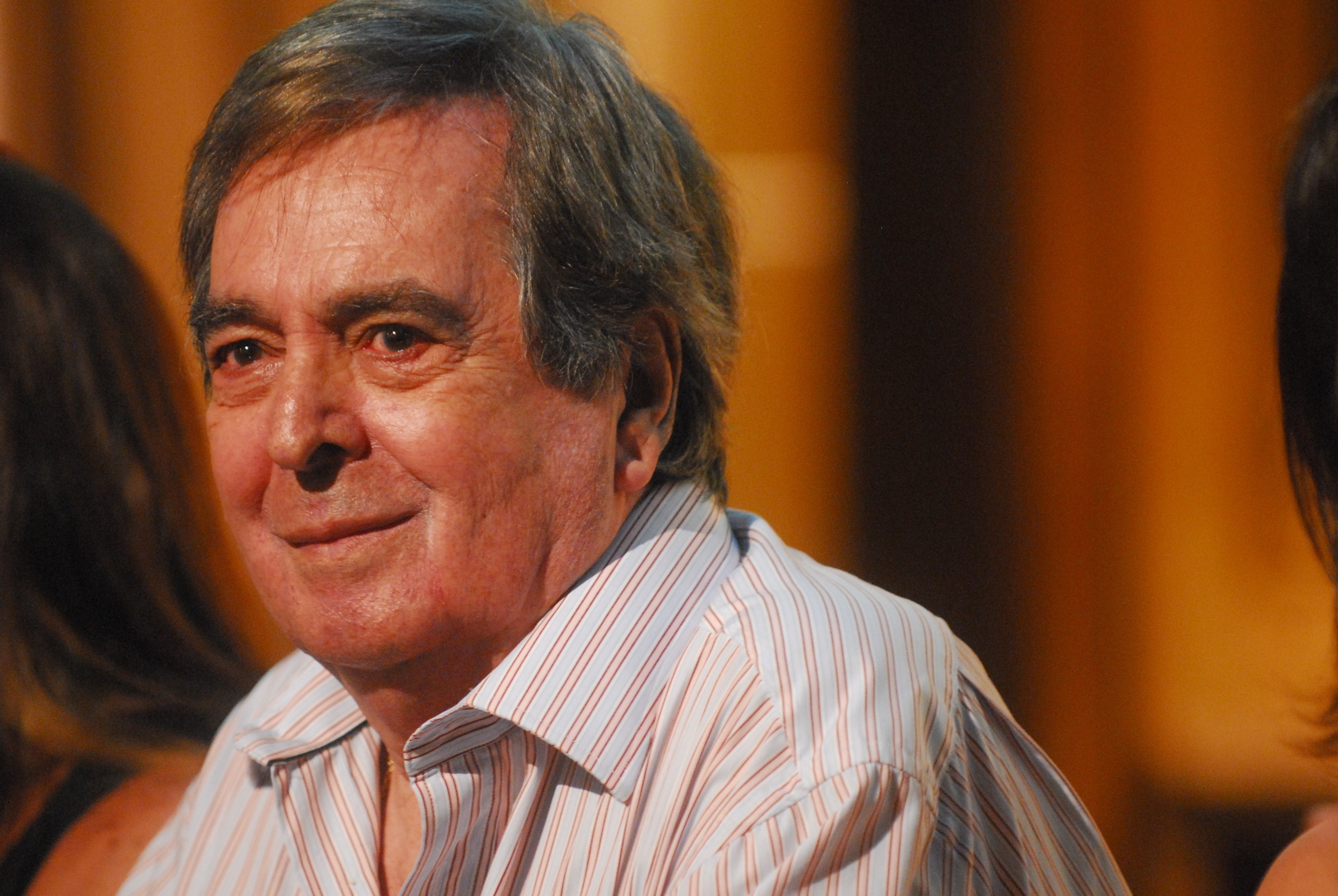 Benedito Ruy Barbosa recebe alta após ser internado com infecção urinária