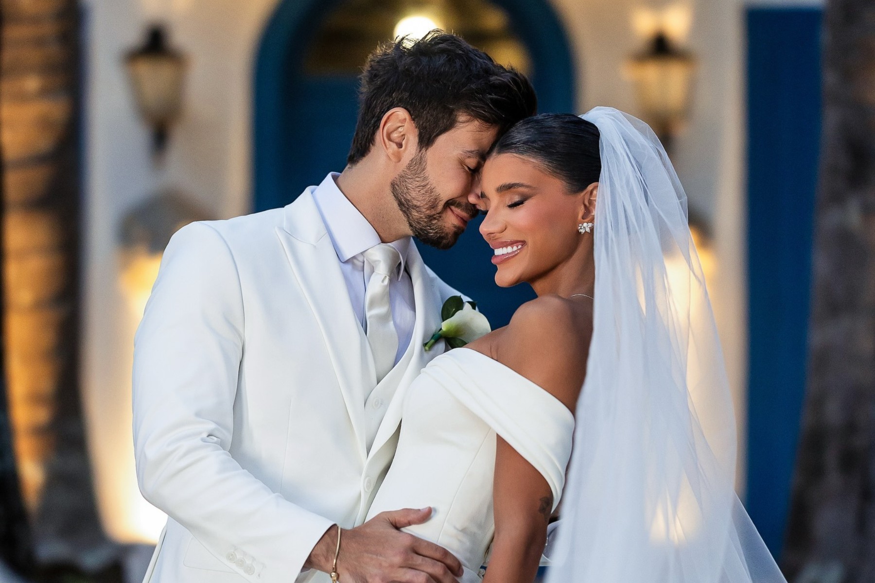 Recém-casados Jakelyne Oliveira e Mariano compartilham cliques da luxuosa cerimônia