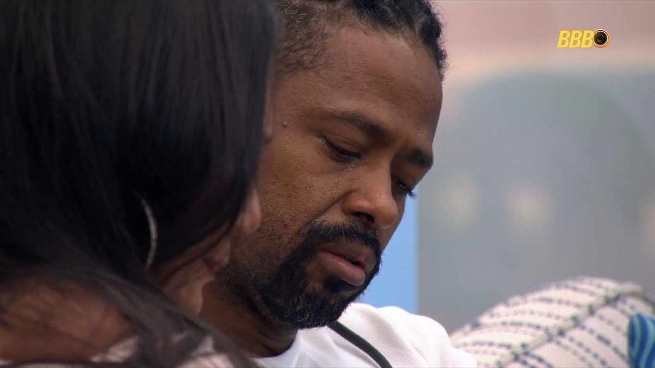 Antes da Eliminação, Leandro chora e pede desculpas a Chaiany: 'Você é guerreira'