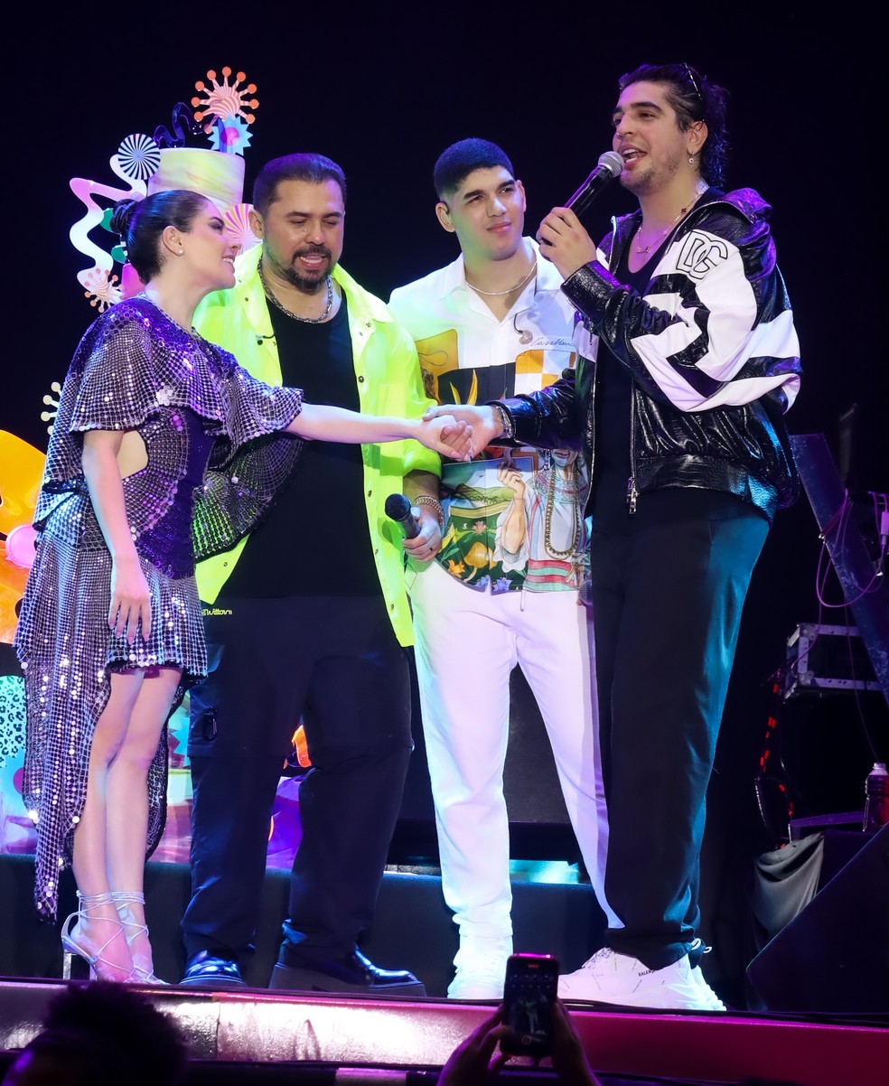 Xand Avião, Ze Vaqueiro e Natanzinho na Farofa da Gkay — Foto: Clayton Felizardo Brazilnews