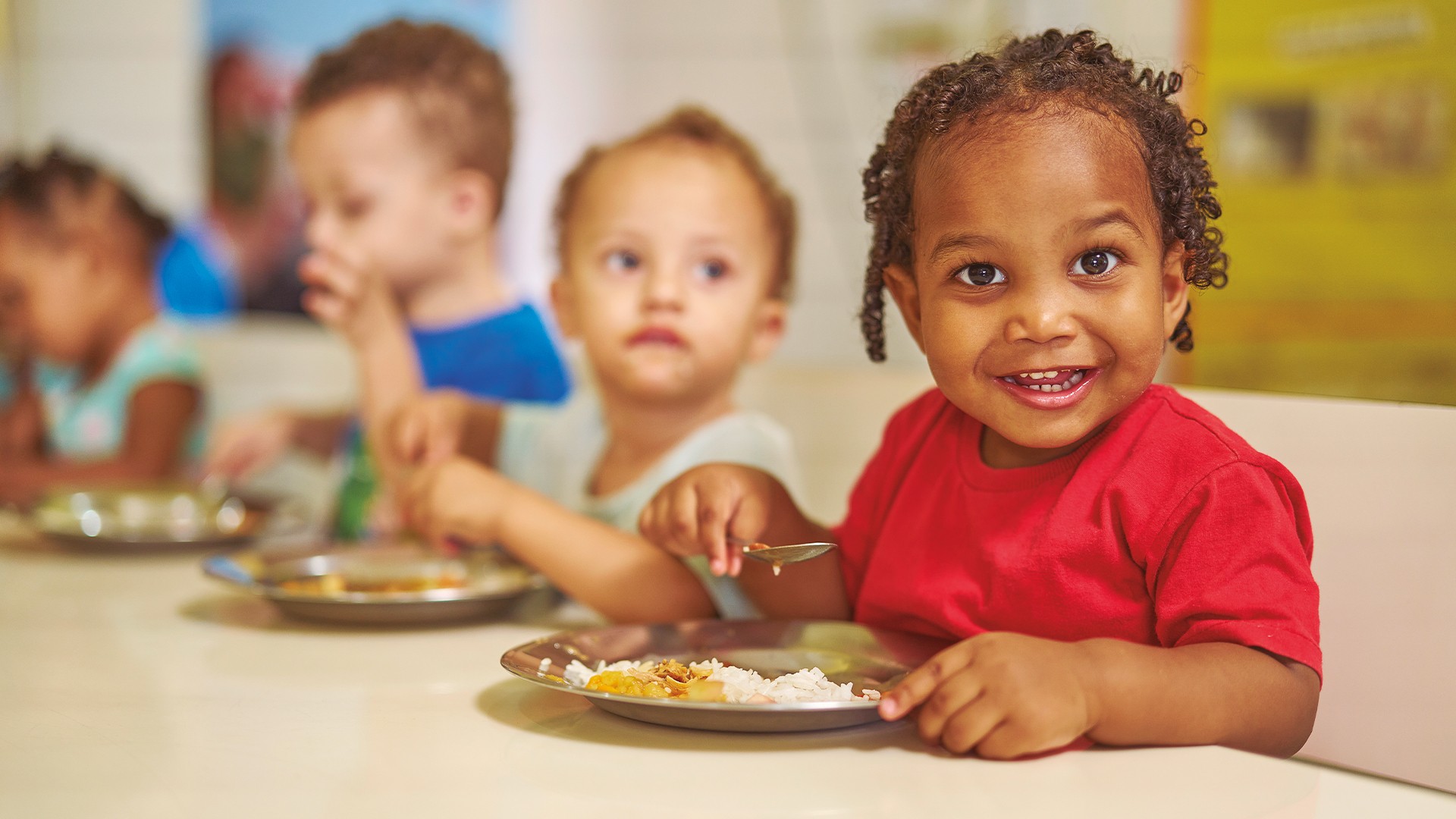 Campanha de Natal transforma mesas, vidas e futuros