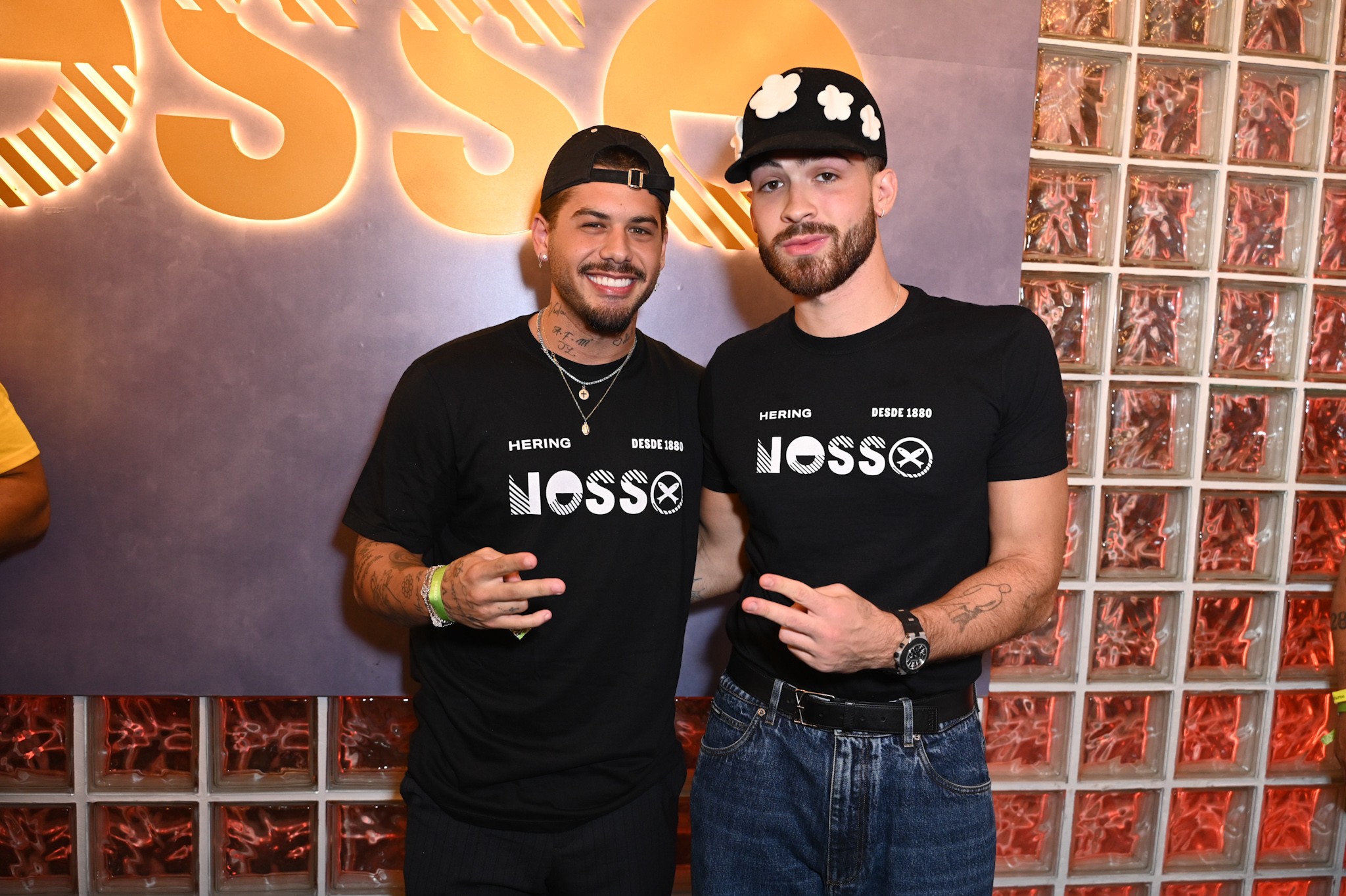 Solteiro, Zé Felipe dispara sobre beijar na boca: 'Tô aí'