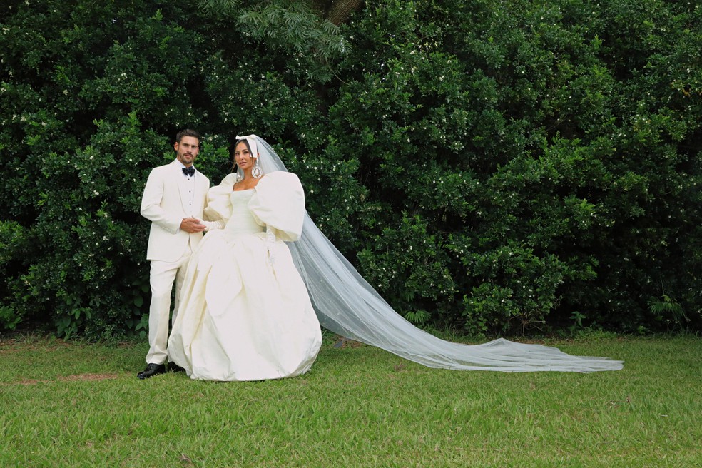 Sabrina Sato e Nicolas Prattes se casam em cerimônia intimista — Foto: IUDE/Divulgação