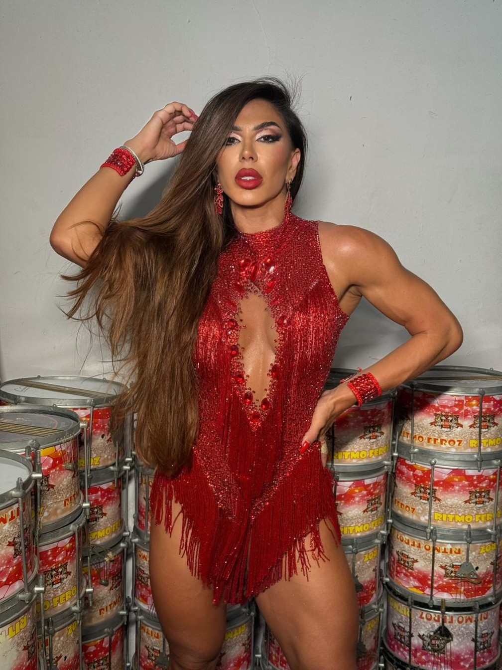Rainha das supercoxas, Andrea de Andrade revela que pernas estão