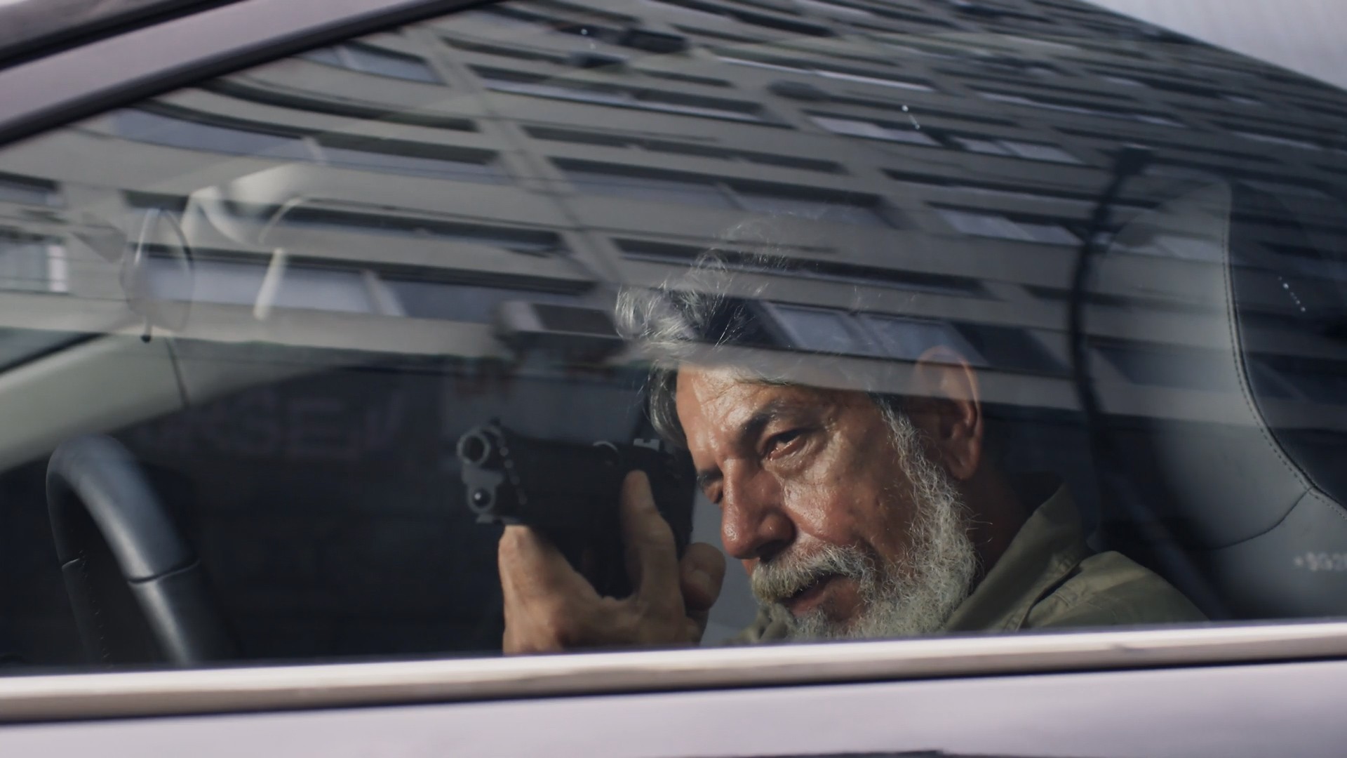 Três Graças: Paulinho prende Vicente tentando matá-lo