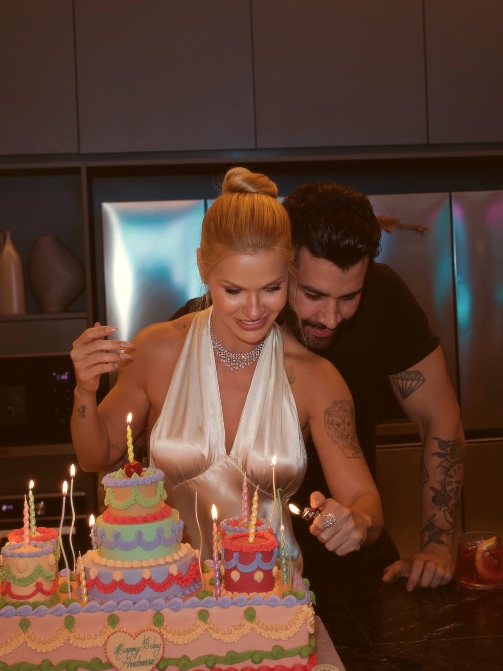 Andressa Suita comemora aniversário em família com festa repleta de flores — Foto: Reprodução/Instagram