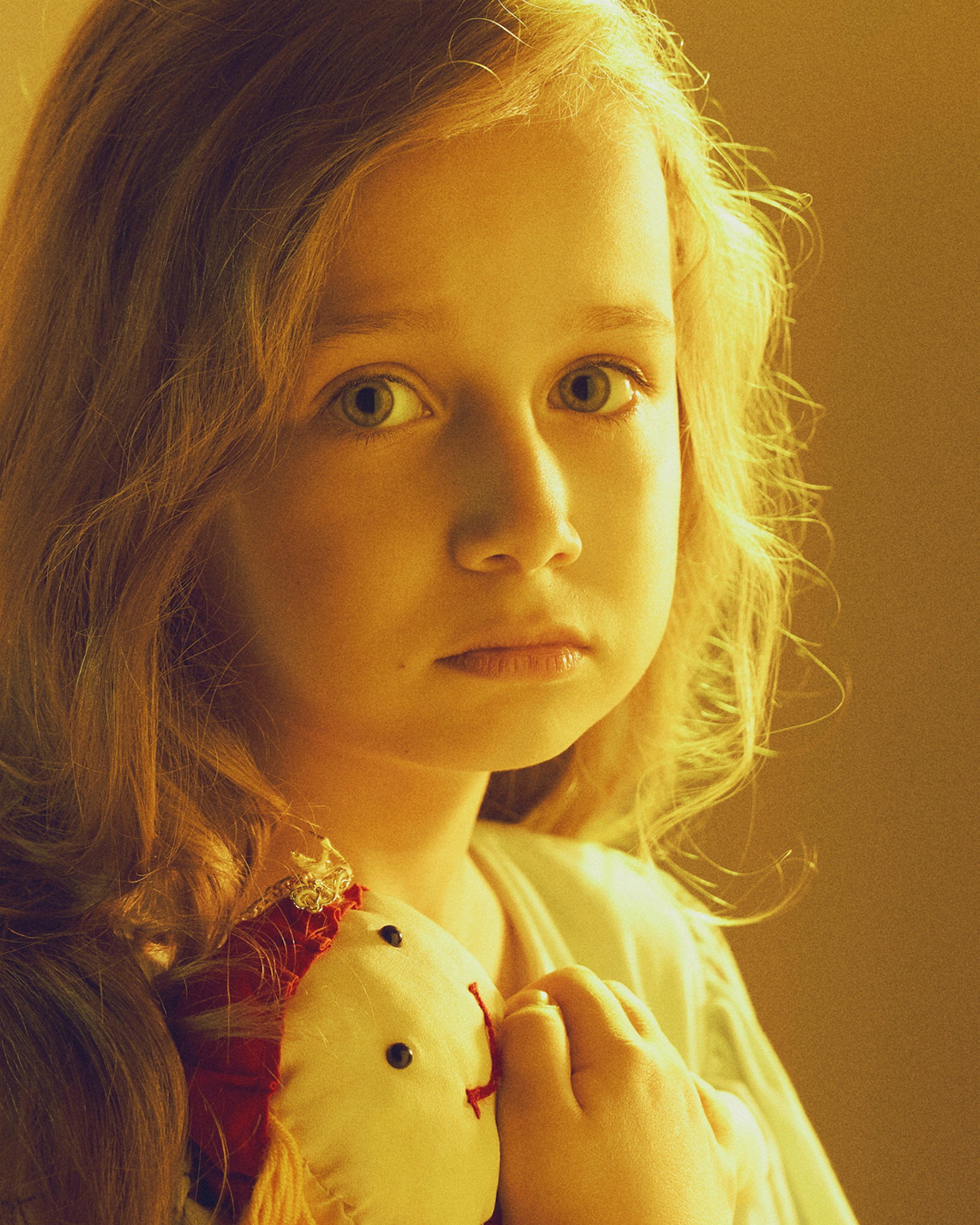 Conheça a atriz mirim de Leyla – Sombras do Passado, adaptação turca de Avenida Brasil