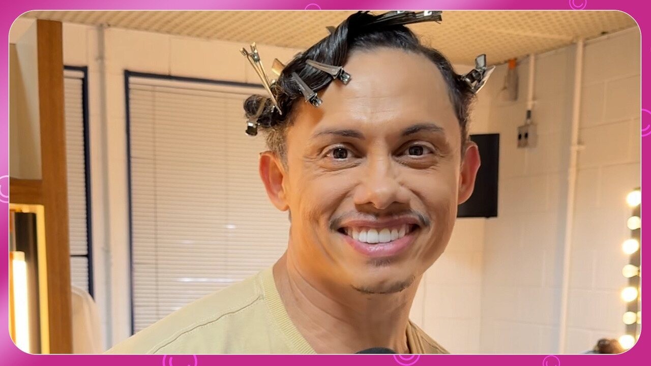 Dança dos Famosos 2025: Silvero Pereira celebra vitória ao lado de Thaís Sousa e comenta morte do pai