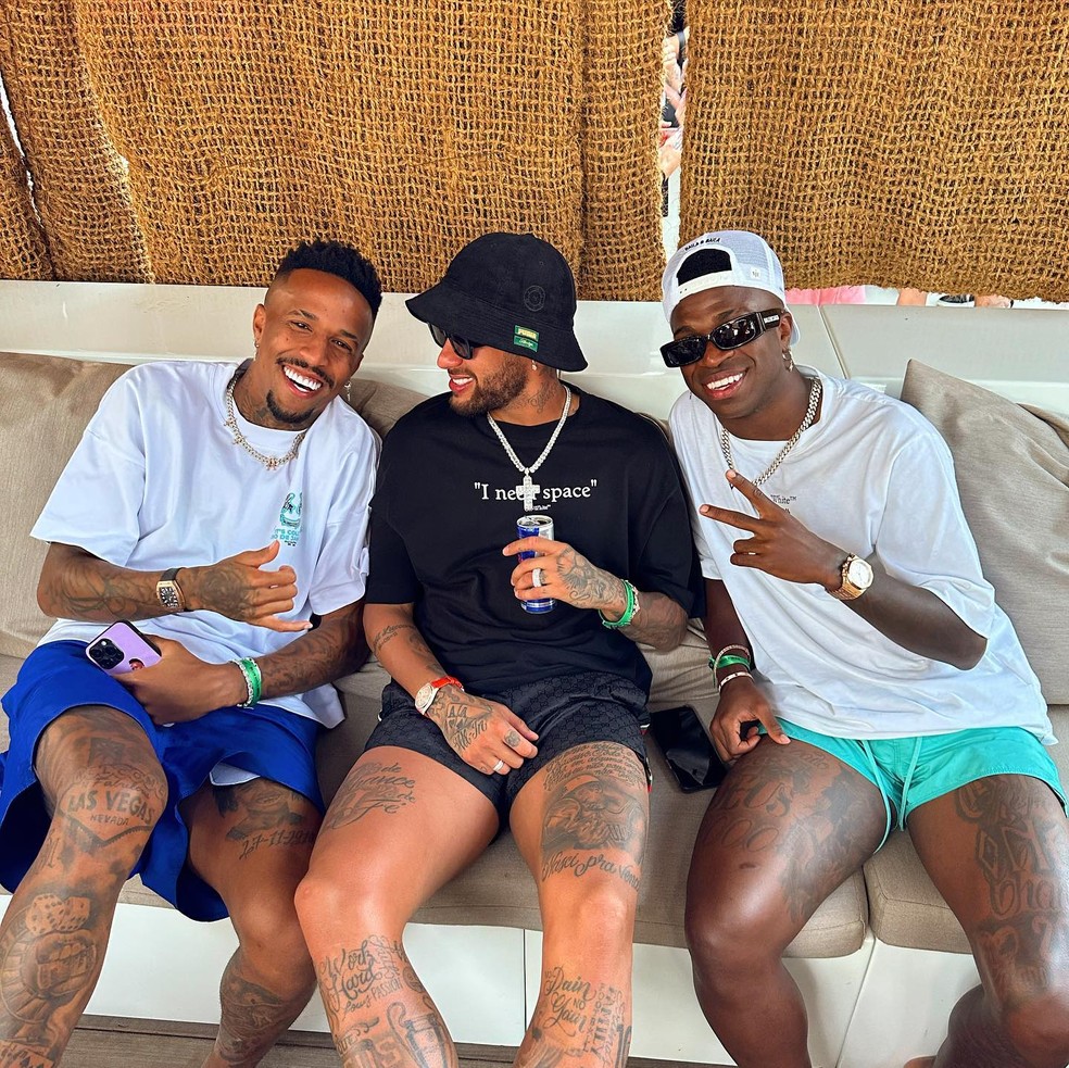 Neymar, Vinicius Jr. e Militão em Ibiza — Foto: Instagram