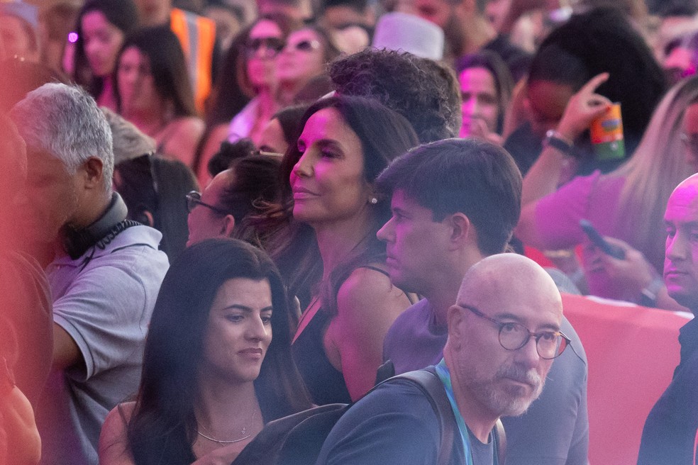 Ivete vai com affair em show do Belo — Foto: Brazil News