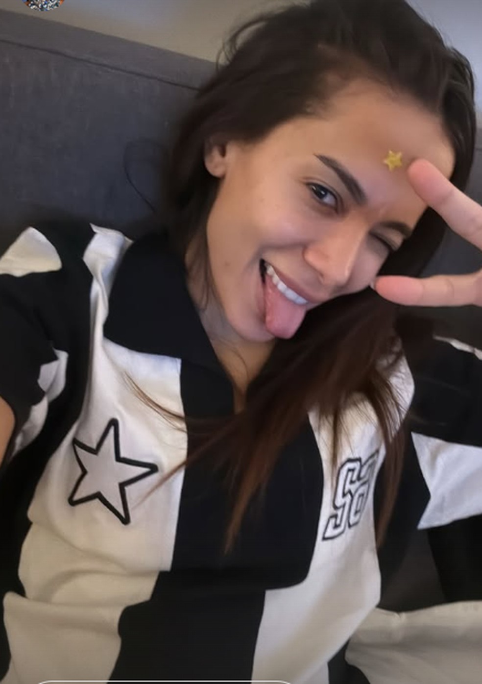 Anitta comemora título do Botafogo — Foto: Reprodução/Instagram
