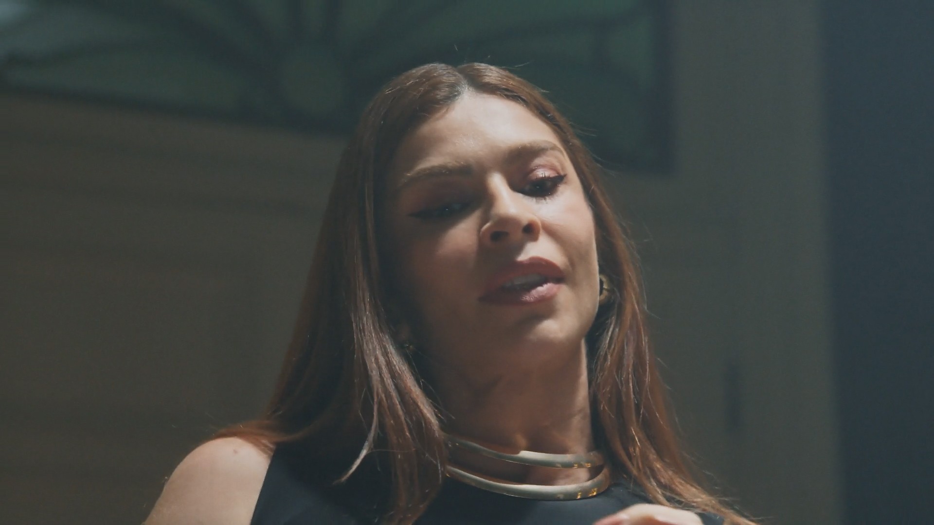 Três Graças: Arminda rouba Ferette