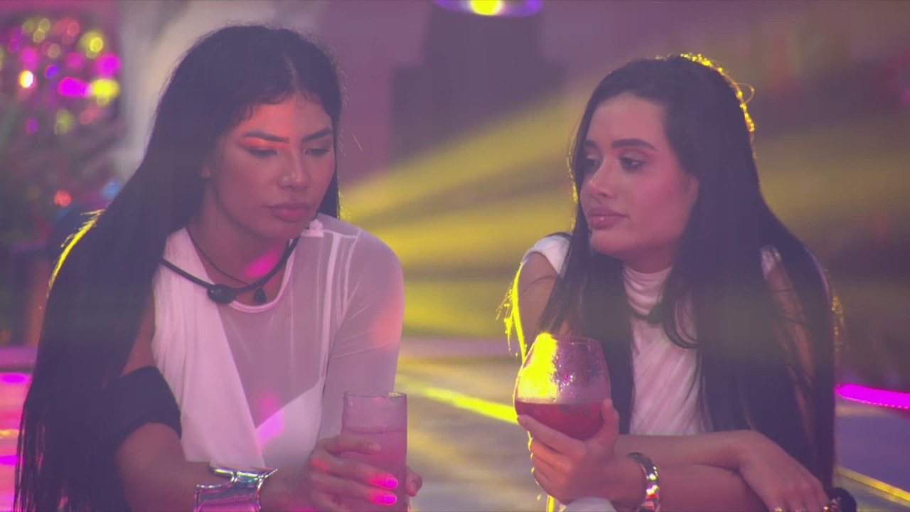 Emparedada, Marciele recebe apoio de Jordana e responde: 'Forte como uma castanheira'