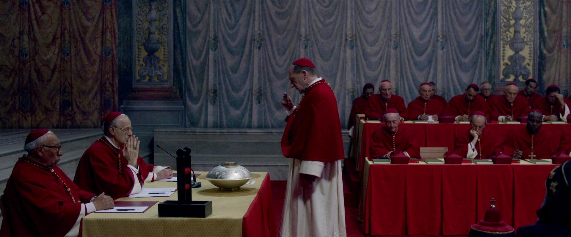 ‘Conclave’ mostrou os bastidores da escolha de um novo papa na Igreja Católica