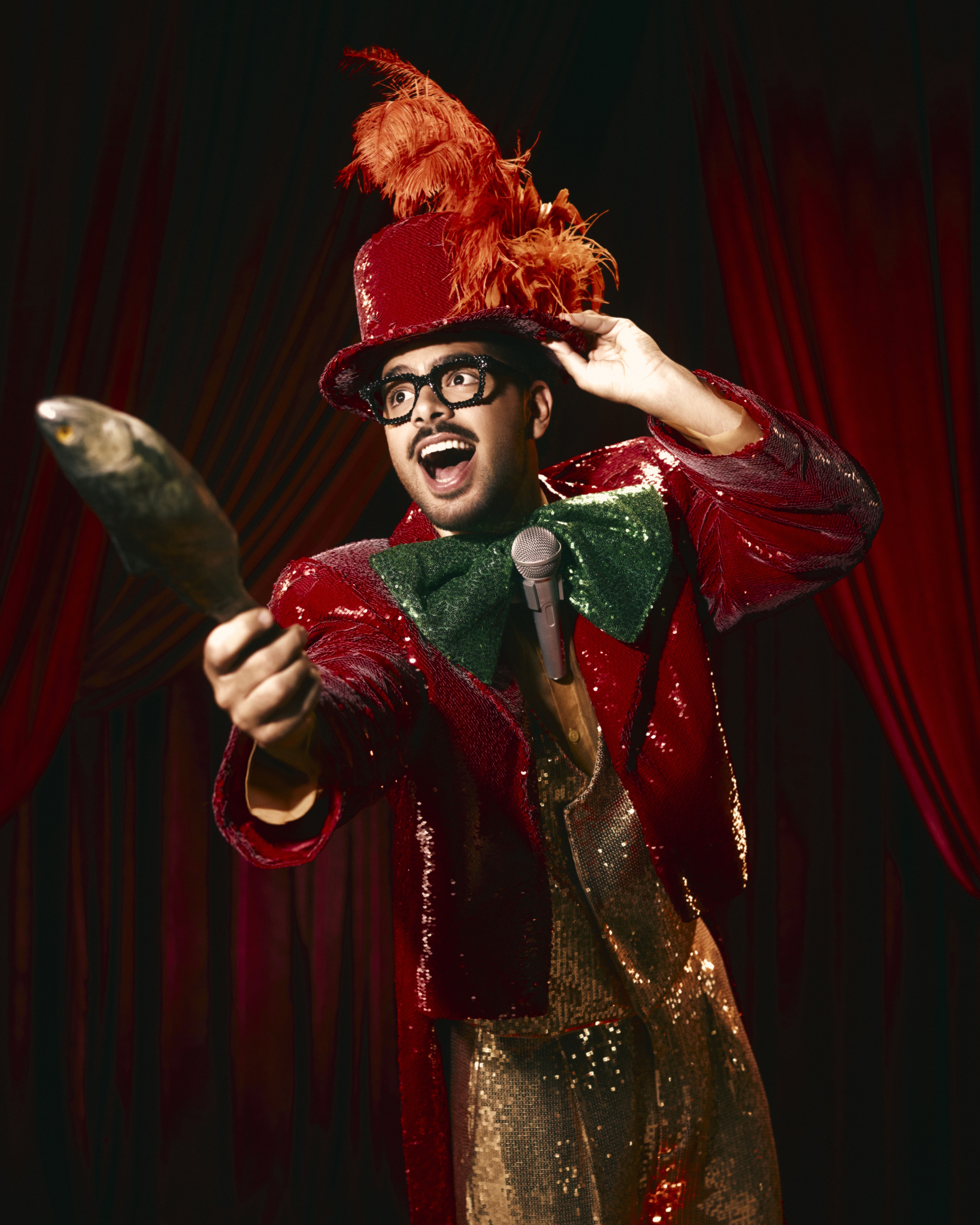 Pedro Sampaio se inspira em Chacrinha para show de Carnaval em Macapá