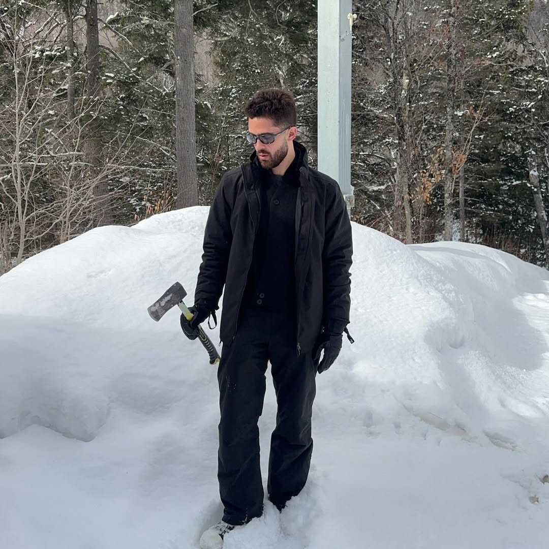 João Guilherme compartilha álbum de viagem ao Canadá e brinca: 'Alguém me esquenta?'