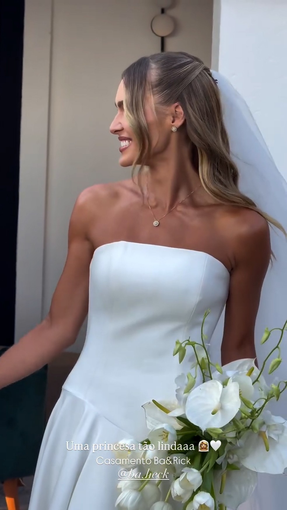 Vestido de noiva de Bárbara Heck — Foto: Reprodução/Instagram