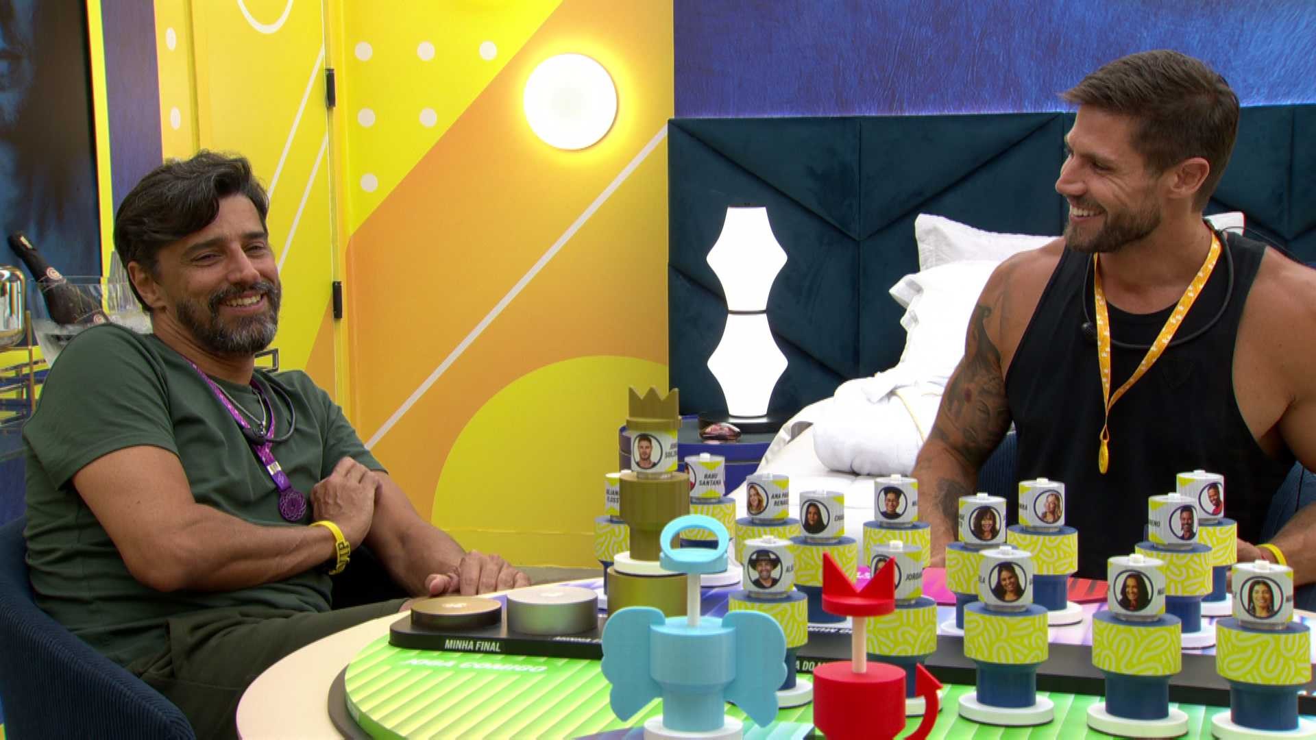 Jonas Sulzbach confessa 'trollagem' para Jordana, e Alberto Cowboy reage: 'Gênio'