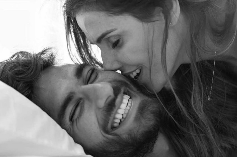 Deborah Secco compartilha cliques picantes com Hugo Moura — Foto: Reprodução/instagram