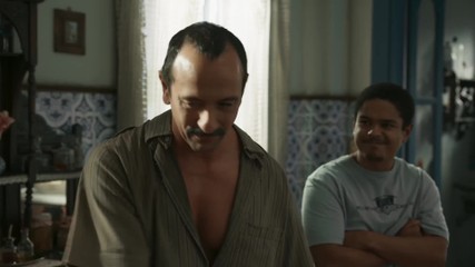 Tião comunica a Sandra que conseguiu reunir algumas pessoas para ajudá-la na roça