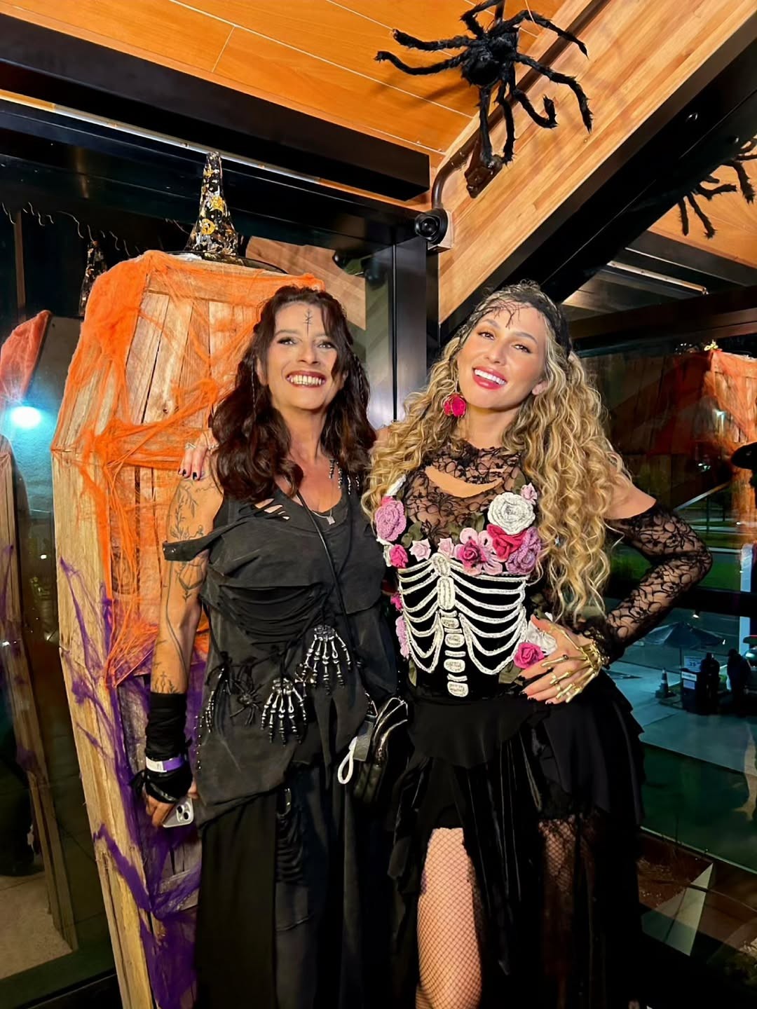 Elenco do Dança dos Famosos 2025 celebra Halloween