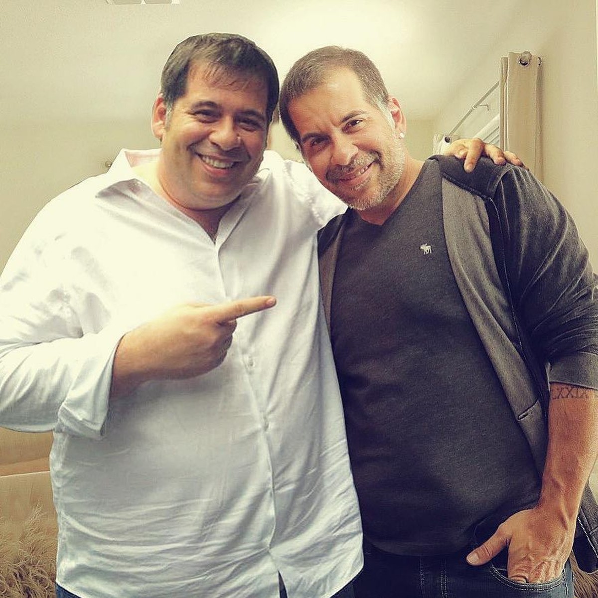 Leandro Hassum mostra montagem com antes e depois de cirurgia ...