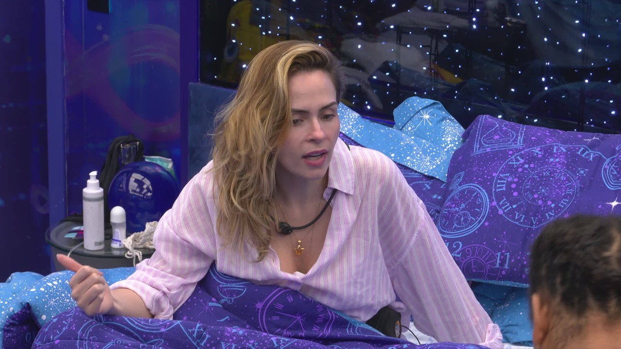 Ana Paula Renault promete nova 'gestão' e diz: 'Ninguém vai comandar nosso voto mais não'