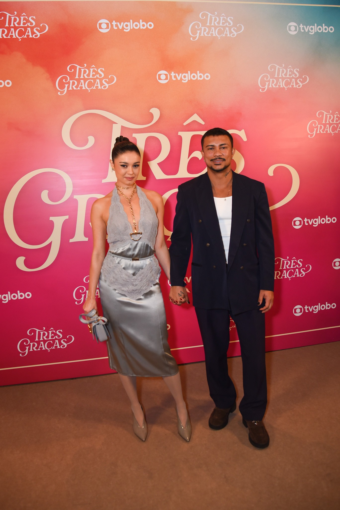 Xamã beija Sophie Charlotte na festa de lançamento de Três Graças e se derrete: 'Espetáculo, passo mal'