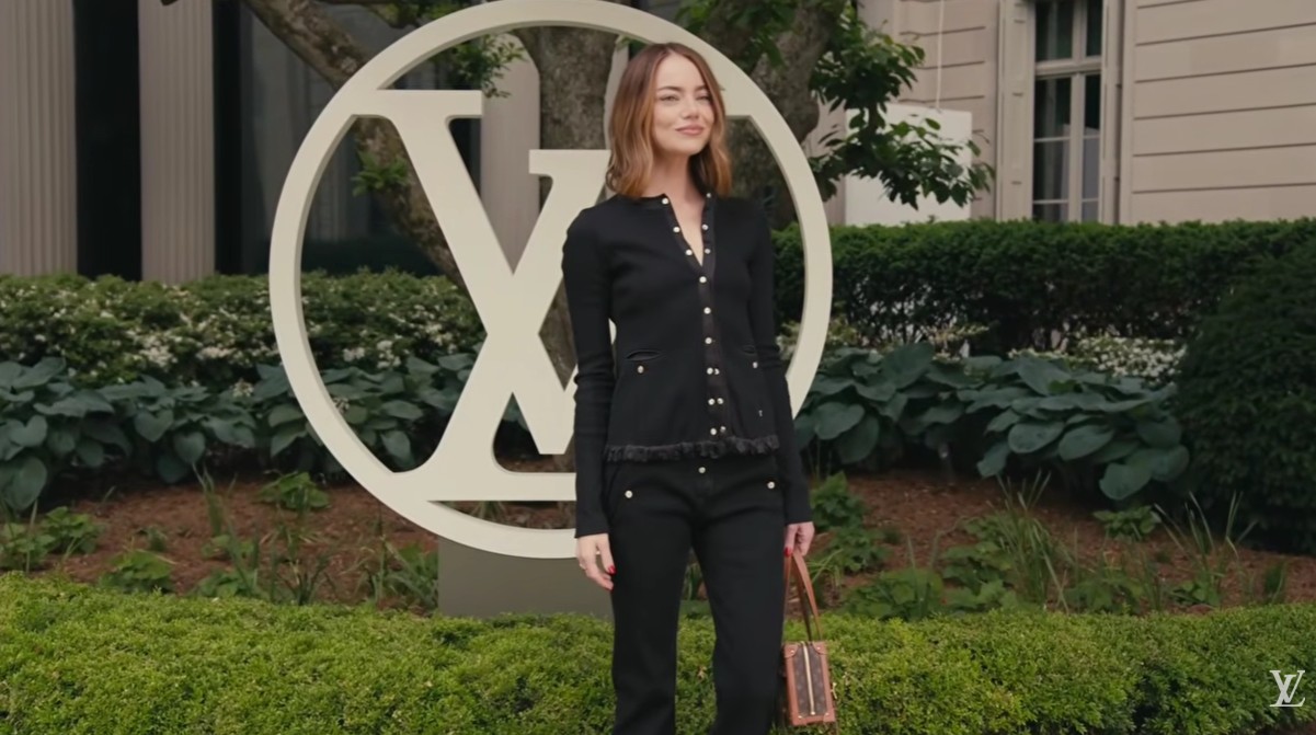 Famosos prestigiam desfile da Louis Vuitton