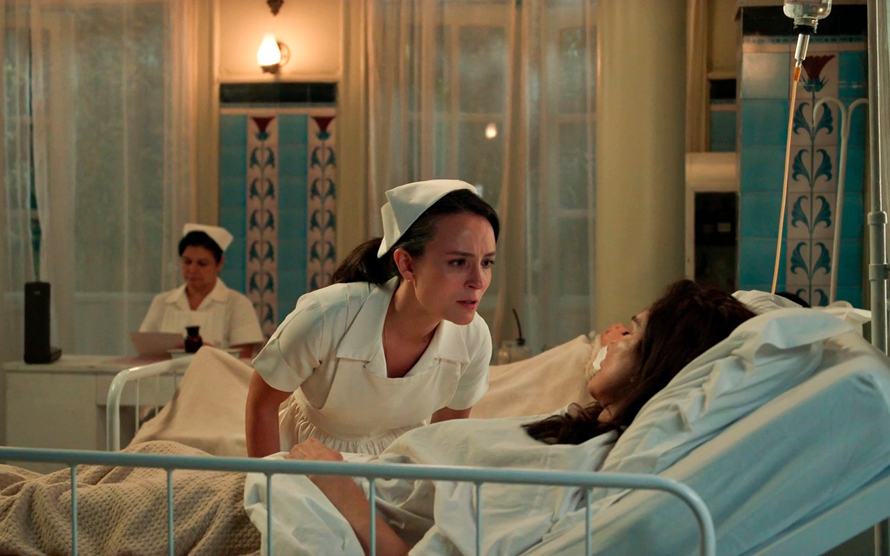 Estela não aguenta e fala tudo o que sente para sua mãe: ‘Odeio esse amor’