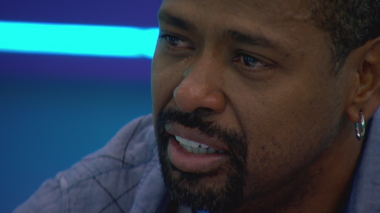 Leandro se emociona com recado de familiares no Presente do Anjo no BBB 26