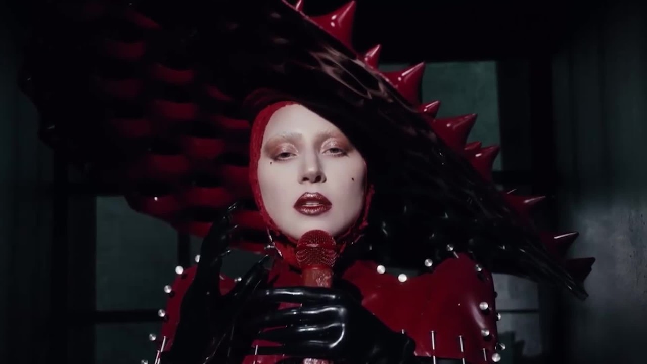 Fãs famosos e anônimos vibram com a chamada da Globo para show de Lady Gaga: 'Ela vem, sim'