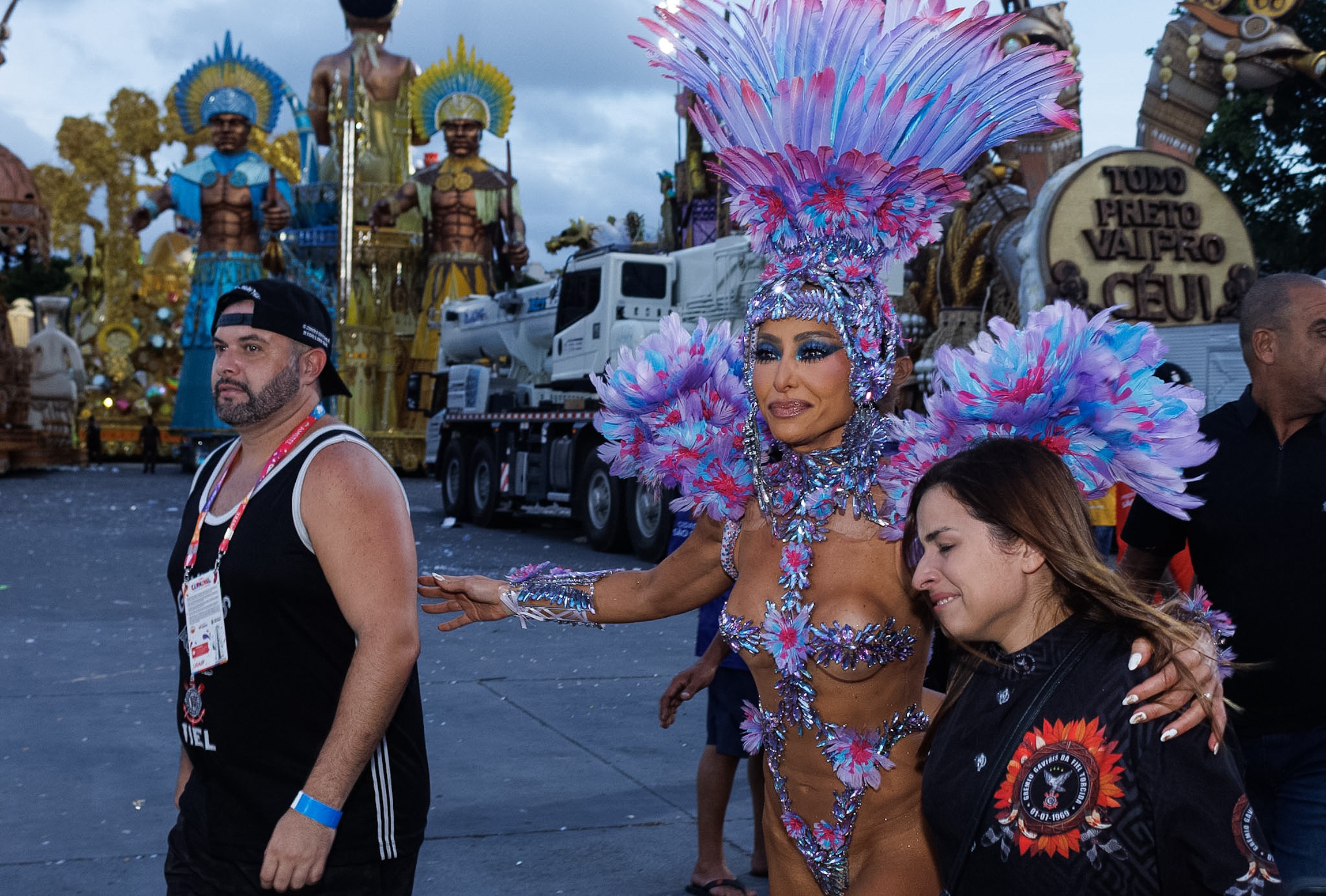 Gaviões lamente atraso de Sabrina Sato, mas a garante no posto de rainha em 2027