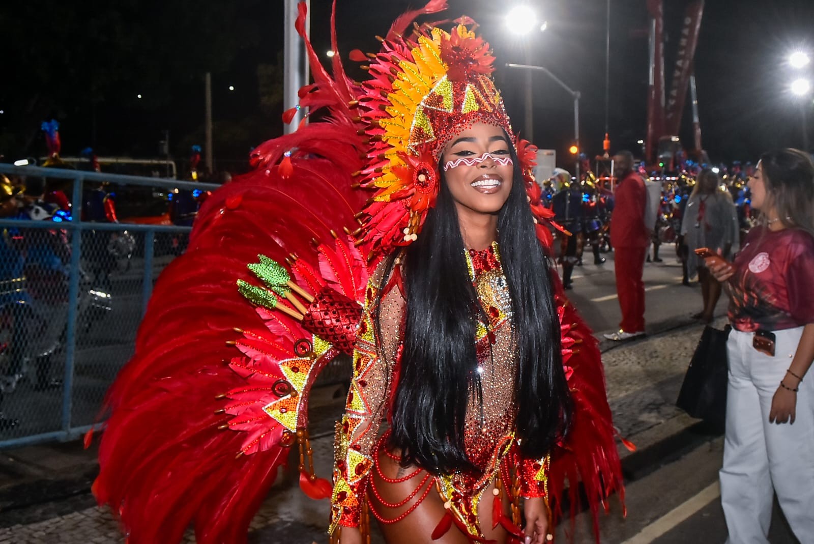 Em repouso total, Lorena Maria tem leve melhora nos braços, mas segue fora de desfile