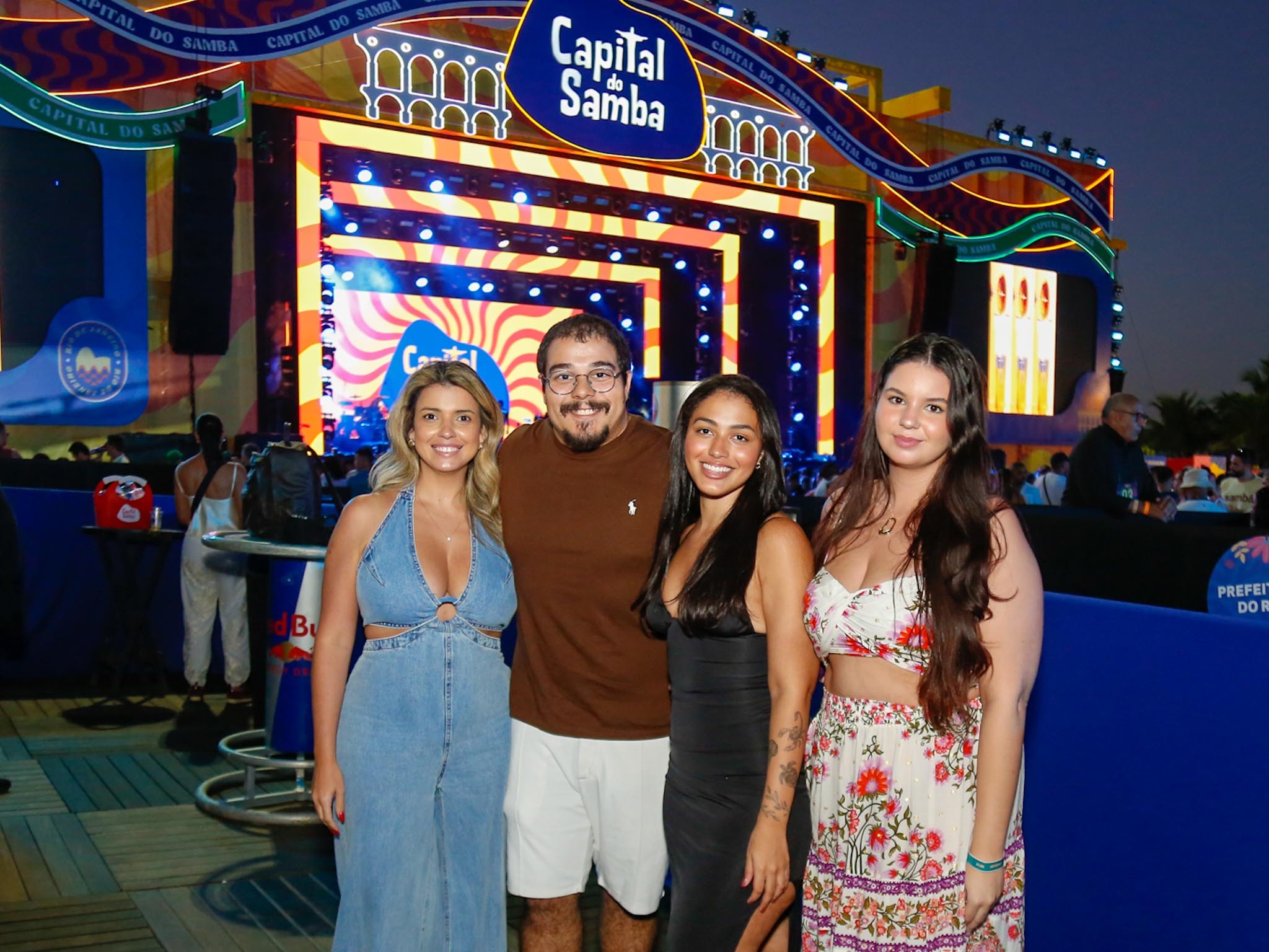 Família de Zeca Pagodinho prestigia cantor em show no Rio | Gshow