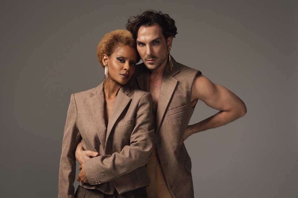 Aline Wirley e Igor Rickli posam em clima de romance para ensaio inspirado no Dia dos Namorados — Foto: Camila Mira/gshow