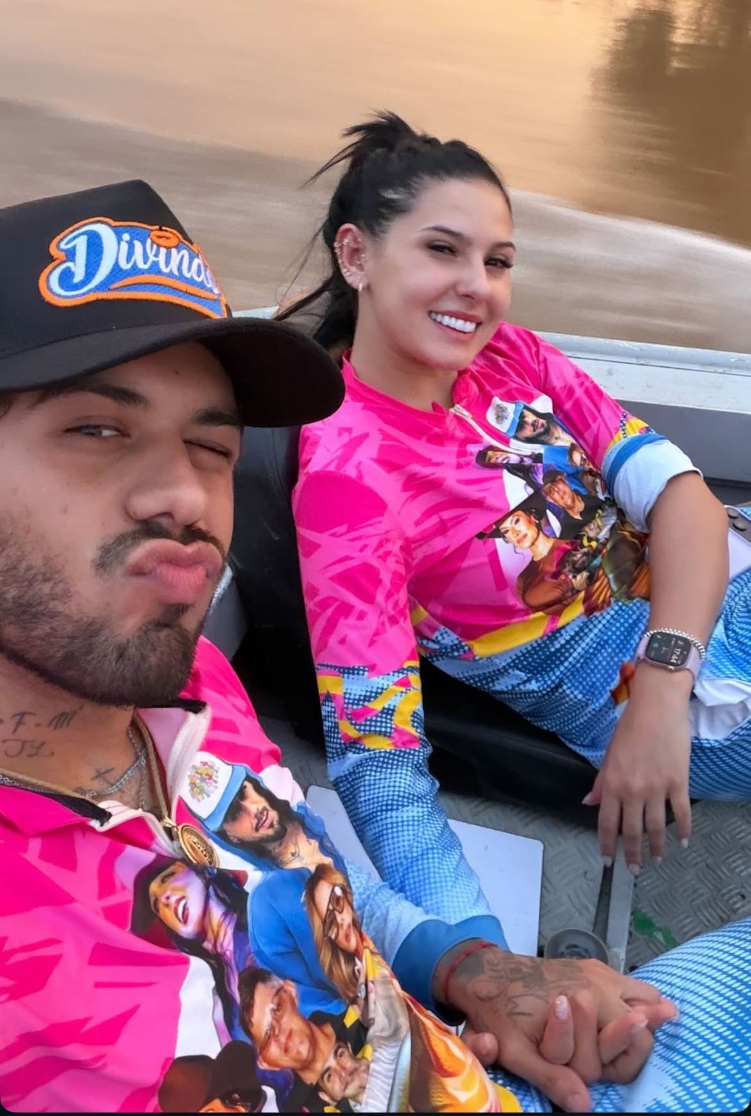 Zé Felipe publica foto de mãos dadas com Ana Castela